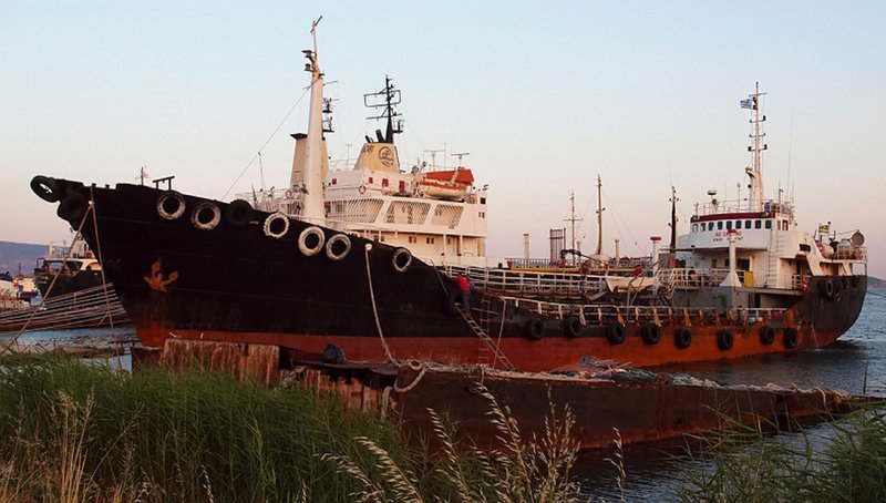 «Ξεχασμένοι στα πλοία οι ναυτεργάτες» καταγγέλλει η Πανελλήνια Ένωση Ναυτών Εμπορικού Ναυτικού