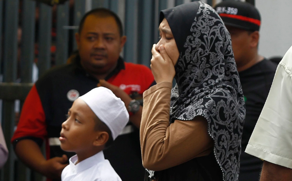 Mαλαισία: Συνελήφθησαν επτά ανήλικοι που έκαψαν ζωντανούς 24 ανθρώπους!