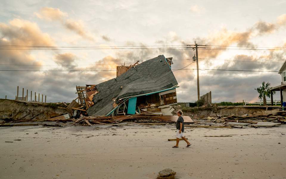 Ο τυφώνας «Μαρία» αναβαθμίστηκε ξανά στην κατηγορία 5 - Σοβαρές ζημιές στη Δομινίκα