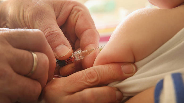 Εξετάσεις και εμβολιασμός ανά περίσταση σε παιδιά λόγω της έξαρσης ιλαράς