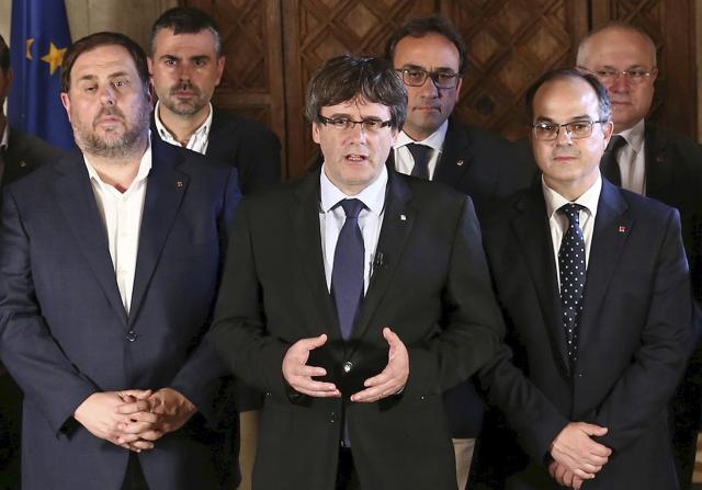 Αναστέλλει την ανακήρυξη της ανεξαρτησίας της Καταλονίας ο Πουτζδεμόντ