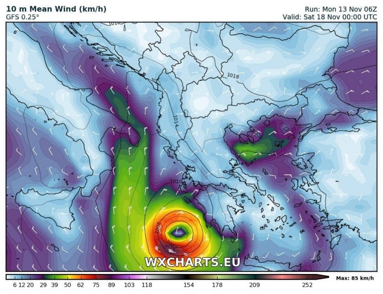 ALERT! Πιθανή εκδήλωση τυφώνα δυτικά της Πελοποννήσου!