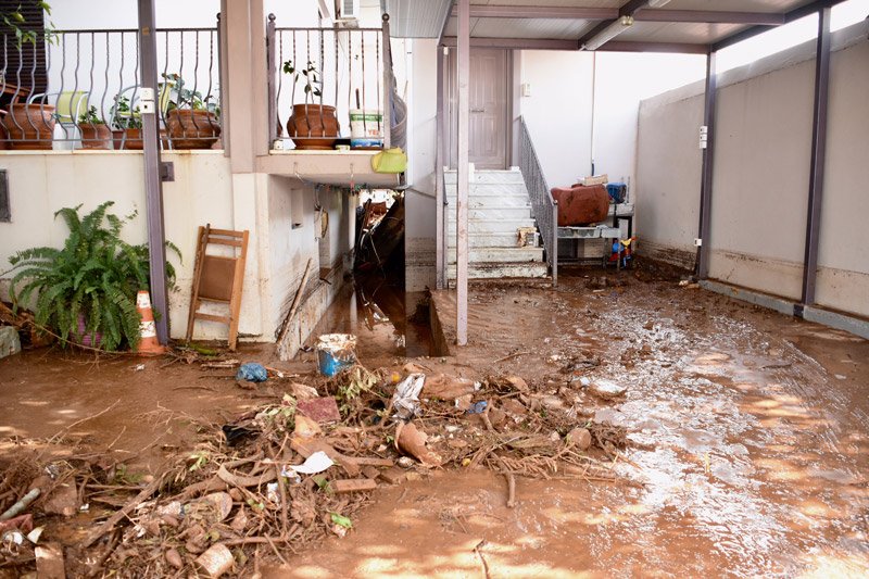 962 σπίτια έχουν πληγεί σε Μάνδρα και Νέα Πέραμο. 5000 ευρώ η έκτακτη επιδότηση