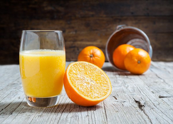 Πρωινό: Να προτιμήσω γάλα ή χυμό πορτοκάλι;