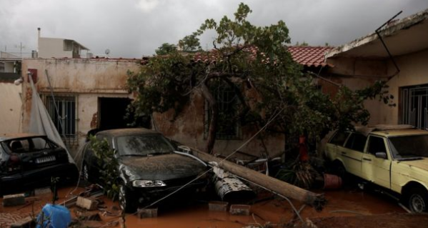 Reuters για την τραγωδία στη Μάνδρα: Κακές υποδομές αφήνουν τους πολίτες ευάλωτους