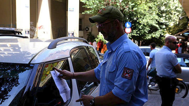 Σαρώνει η δημοτική αστυνομία στη Θεσσαλονίκη, έκοψε αριθμό-ρεκόρ σε κλήσεις!