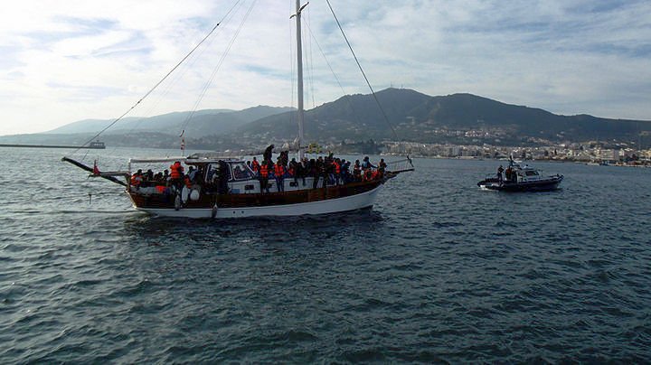 Μία γυναίκα νεκρή, διασώθηκαν 1500 μετανάστες μέσα σε 3 μέρες στη Μεσόγειο