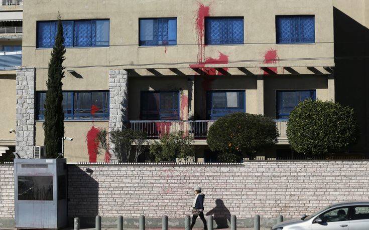 Τι ψάχνουν από τις κάμερες για την επίθεση με μπογιές στην πρεσβεία του Ισραήλ