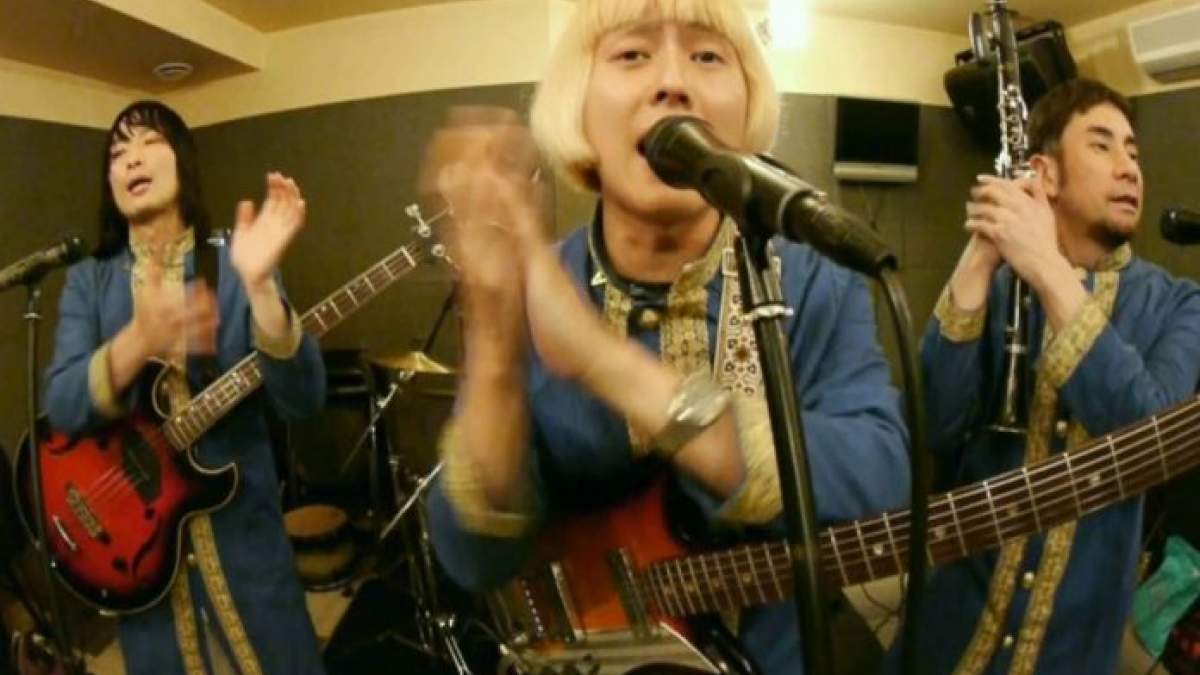 Ιαπωνική μπάντα «χτυπάει» ξανά με το «Βρε Μελαχρινάκι»