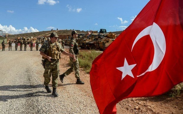 Με τις... πλάτες της Ρωσίας, η Τουρκία βομβαρδίζει τους Κούρδους
