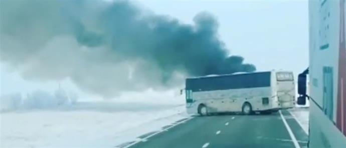 Δεκάδες άνθρωποι νεκροί από φωτιά σε λεωφορείο (video)