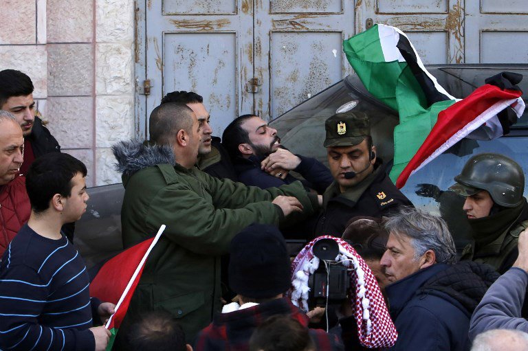 Παλαιστίνιοι επιτέθηκαν στο αυτοκίνητο του Πατριάρχη!