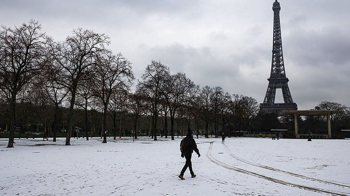 Χιόνισε στο Παρίσι!