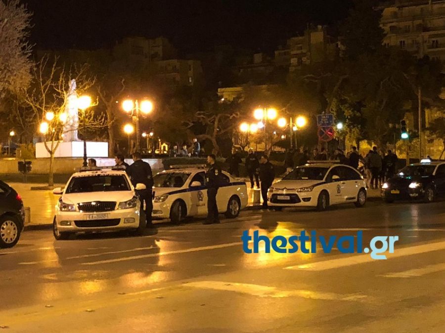 Μεταμεσονύχτια "έφοδος" οπαδών του ΠΑΟΚ σε γραφεία του ΣΥΡΙΖΑ