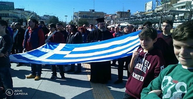 Διαδήλωσαν ειρηνικά στην Ορεστιάδα για την απελευθέρωση των στρατιωτών (video)