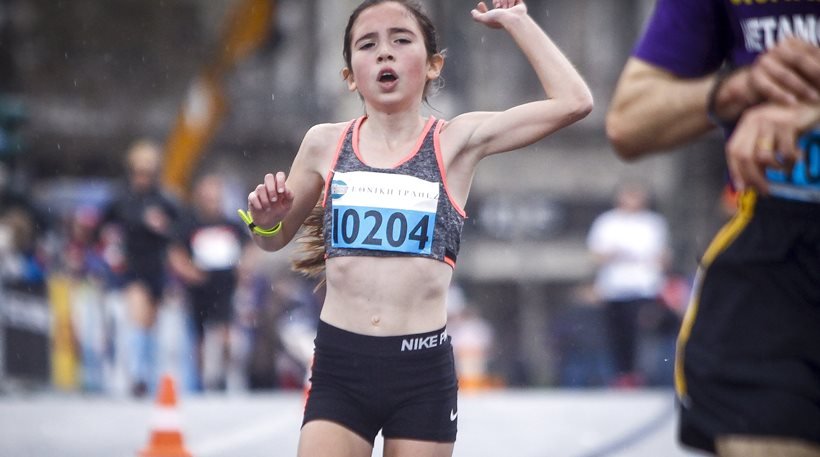 Η 12χρονη που τερμάτισε τρίτη αλλά δεν την κατάλαβαν οι παρουσιαστές (video)