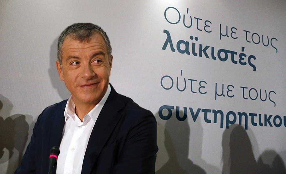 Θεοδωράκης: "Δεν απαγορεύεται ο διάλογος, παρά την τραγική διακυβέρνηση των ΣΥΡΙΖΑΝΕΛ"