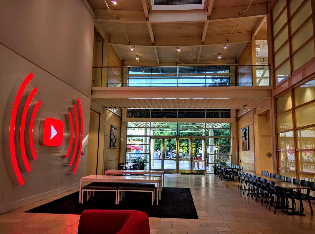 Πυροβολισμοί στα κεντρικά γραφεία του YouTube στην Καλιφόρνια