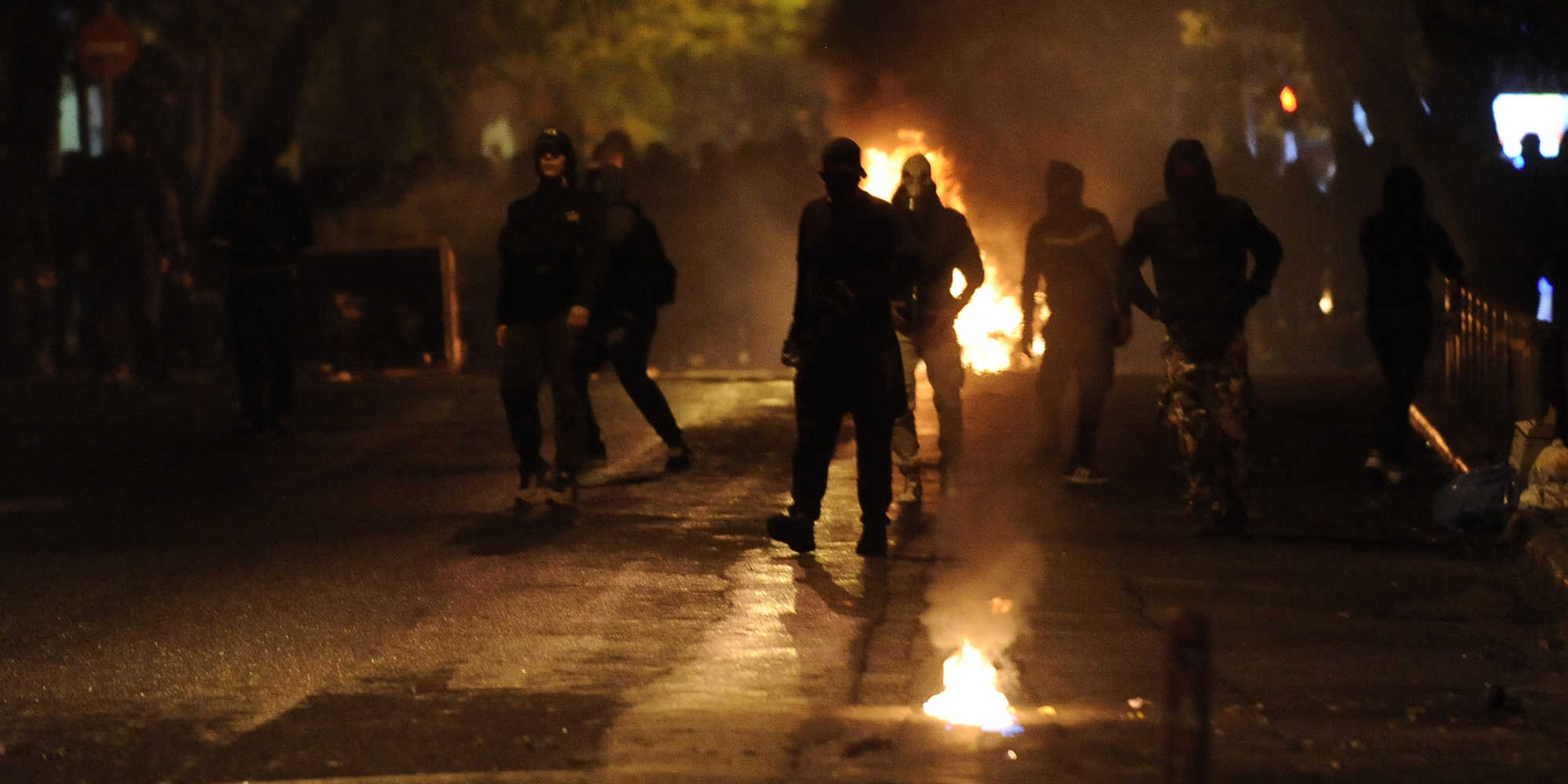 Επιθέσεις αγνώστων σε Διοικητικό Πρωτοδικείο Αθηνών και Εξάρχεια