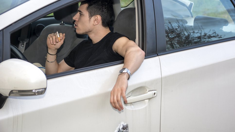 Έλληνες οδηγοί: Ένας στους πέντε δεν φοράει ζώνη ασφαλείας