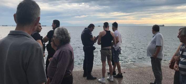 Gay Pride Θεσσαλονίκης : Άγνωστοι έριξαν δύο συμμετέχοντες στη θάλασσα