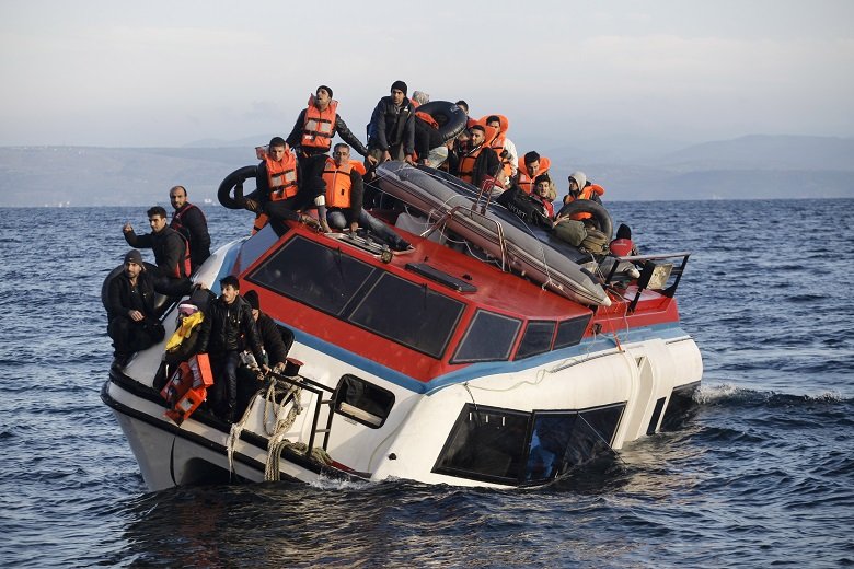 Στην Ισπανία με απόφαση Σάντσεθ το πλοίο με τους μετανάστες!