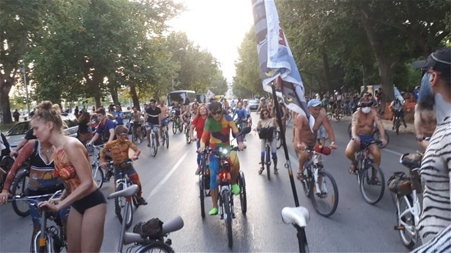 Γυμνοί ... ποδηλάτες διαμαρτύρονται στη Θεσσαλονίκη