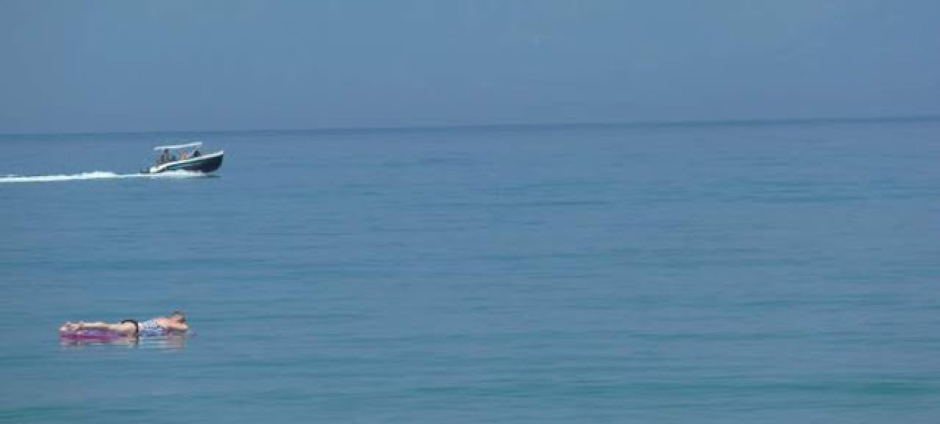 Νεαρός με στρώμα θαλάσσης κόντεψε να πνιγεί στην περιοχή της Αρτέμιδας