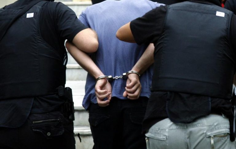23 συλλήψεις για υπόθεση ανθρωποκτονίας στα Διαβάτα. Ανδρας πήδηξε από ύψος 4 μέτρων για να ξεφύγει