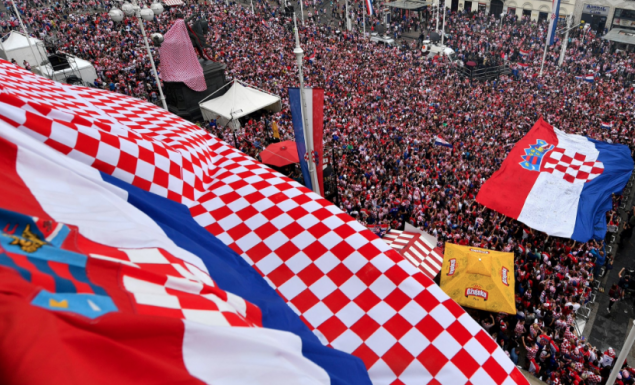 (Video) Δεν είναι υπερβολή, όλη η Κροατία στο δρόμο
