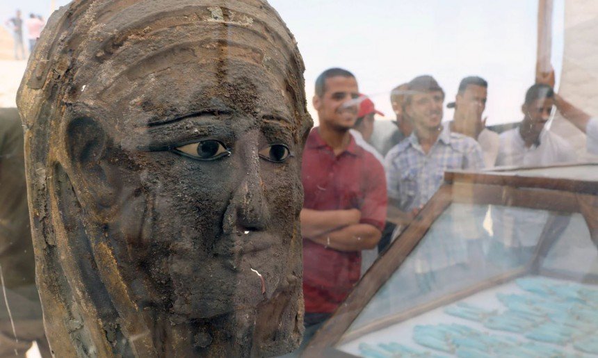 Αιγυπτιολόγοι ανακάλυψαν επιχρυσωμένη μάσκα μούμιας