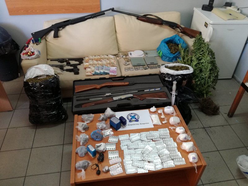 Συνελήφθη η αρχηγός του καρτέλ ναρκωτικών της Δυτικής Αττικής (pics)