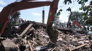 Ινδονησία : Ξεπερνούν τους 380 οι νεκροί από τον ισχυρό σεισμό και το τσουνάμι