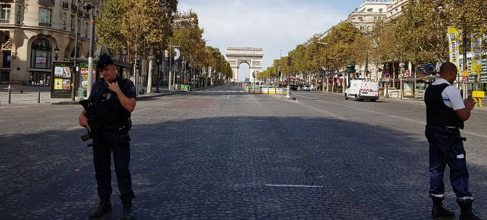 Συναγερμός στο Παρίσι για ύποπτο όχημα στη Σανζ Ελιζέ