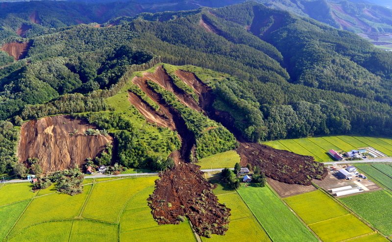Μετακινήθηκαν βουνά από σεισμό στην Ιαπωνία