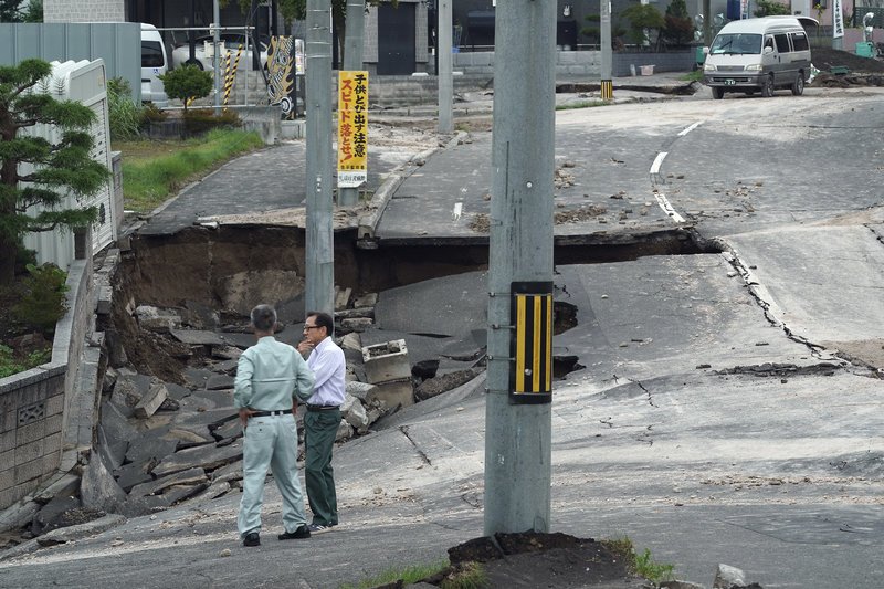 Έφτασαν τους 30 οι νεκροί από το σεισμό στην Ιαπωνία