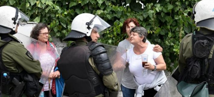 Κέρκυρα: Συγκρούσεις αστυνομικών με κατοίκους για τον ΧΥΤΑ