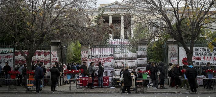 ΣΥΡΙΖΑ για τον προπηλακισμό: "Αυτόκλητοι ιδιοκτήτες καπηλεύονται τον εορτασμό"