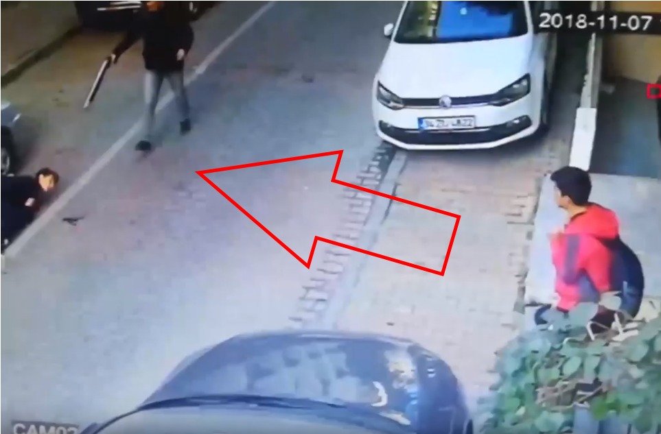 Βίντεο σοκ: Σκότωσε εν ψυχρώ τον συμμαθητή του στη μέση του δρόμου (προσοχή σκληρές εικόνες)