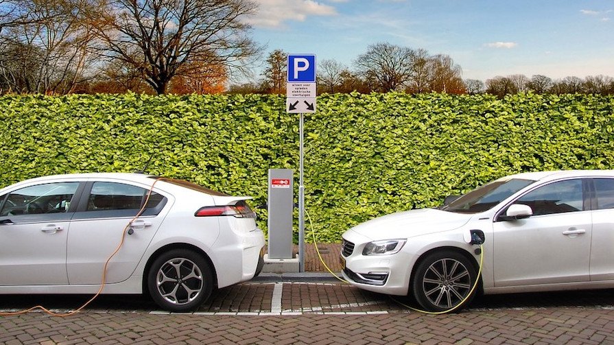 Ηλεκτρικό ένα στα 10 αυτοκίνητα που πωλούνται στην Ευρώπη