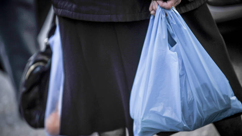 Αυξάνεται το κόστος της πλαστικής σακούλας σε 9 λεπτά από την Πρωτοχρονιά