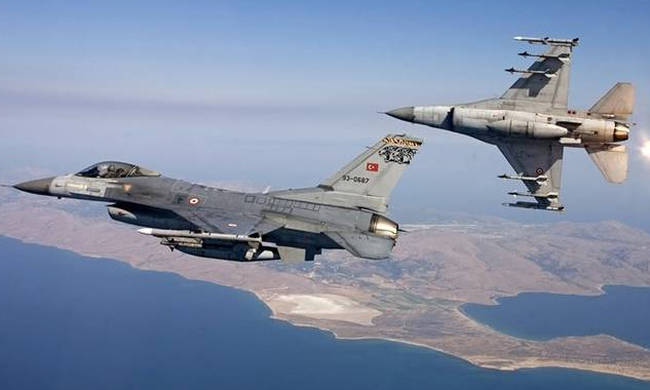 Αιγαίο: Δύο τουρκικά F-16 πέταξαν πάνω από το Καστελλόριζο
