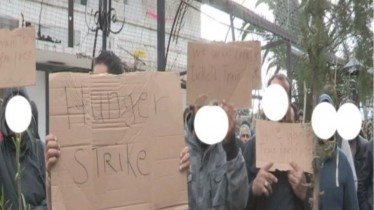 Απεργία πείνας από τους πρόσφυγες στους Αγ. Θεοδώρους: Δεν έχουν γιατρό και καλό φαγητό