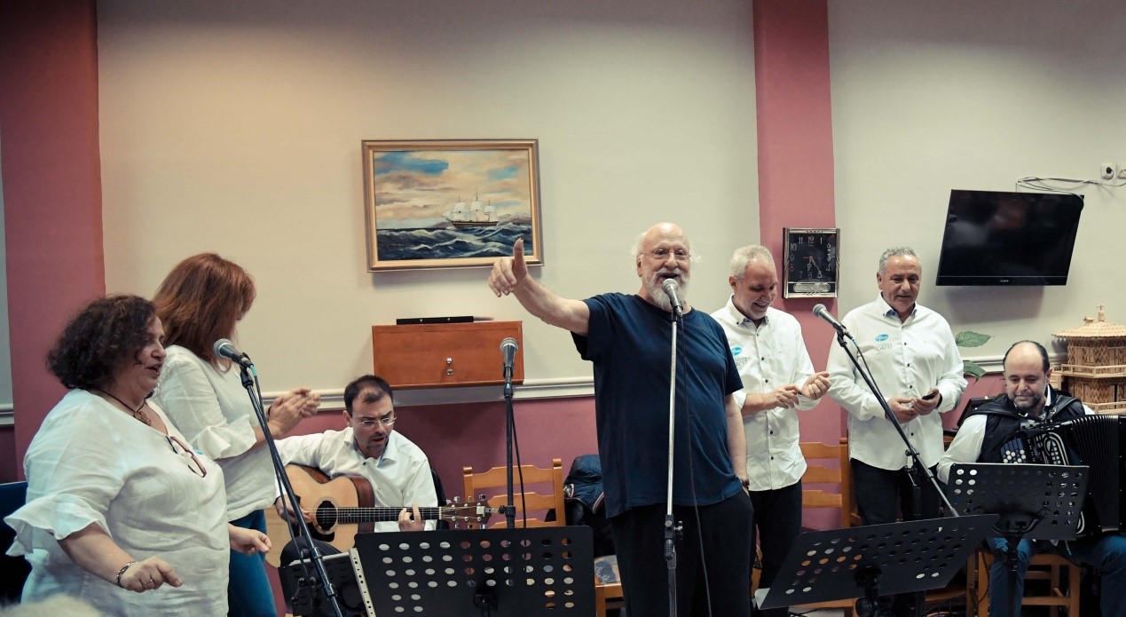 Η Pfizer Hellas Band  σε μια μουσική βραδιά για τους ηλικιωμένους του Δήμου Αγίας Βαρβάρας