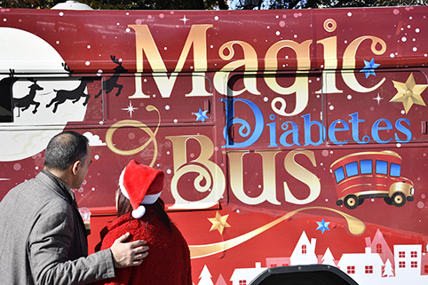 Diabetes Magic Bus: Πάνω από 2.000 δωρεάν εξετάσεις γλυκόζης στο «μαγικό» λεωφορείο του Διαβήτη