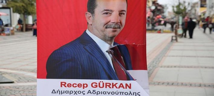 Τα έβαλαν οι εθνικιστές με τον Τούρκο Δήμαρχο που υποδέχεται τουρίστες στη γλώσσα τους
