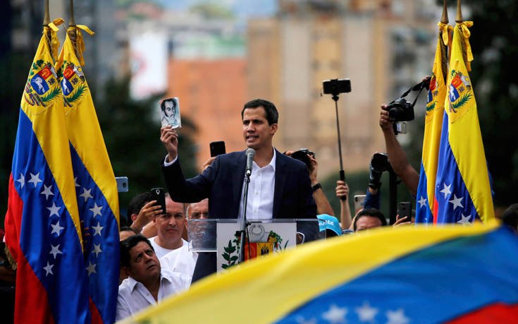 Βενεζουέλα: Αυτοανακηρύχθηκε πρόεδρος ο Χουάν Γκουαϊδό