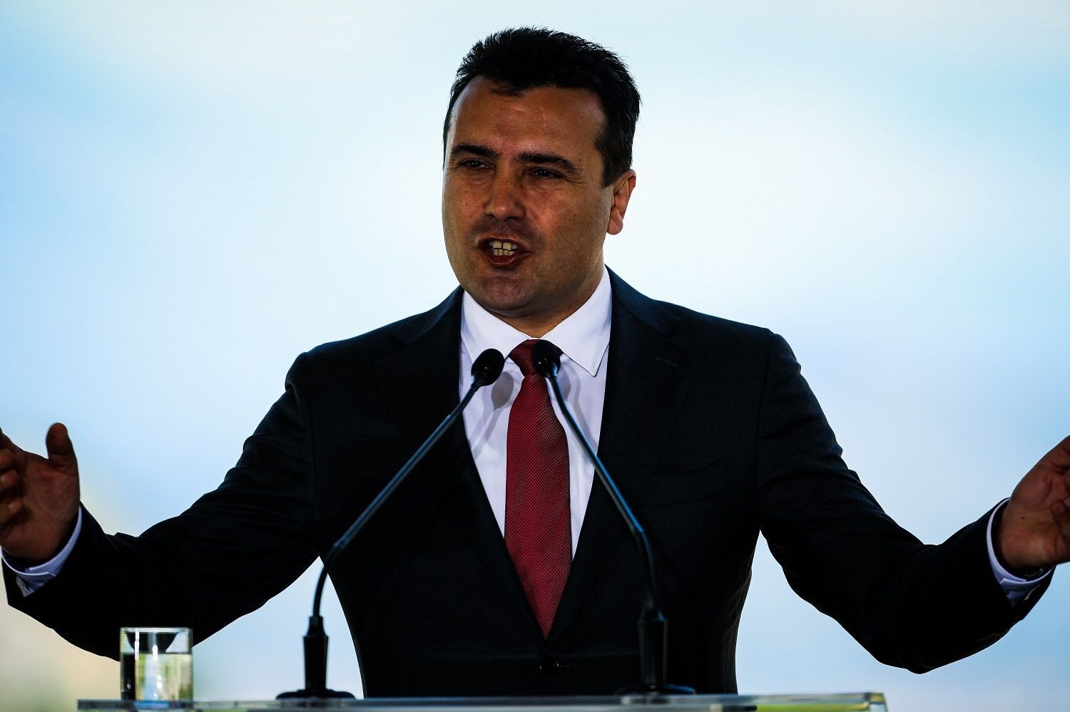 Ζάεφ: "Είμαστε και επίσημα η Βόρεια Μακεδονία-Ζω ένα από τα όνειρα της ζωής μου"