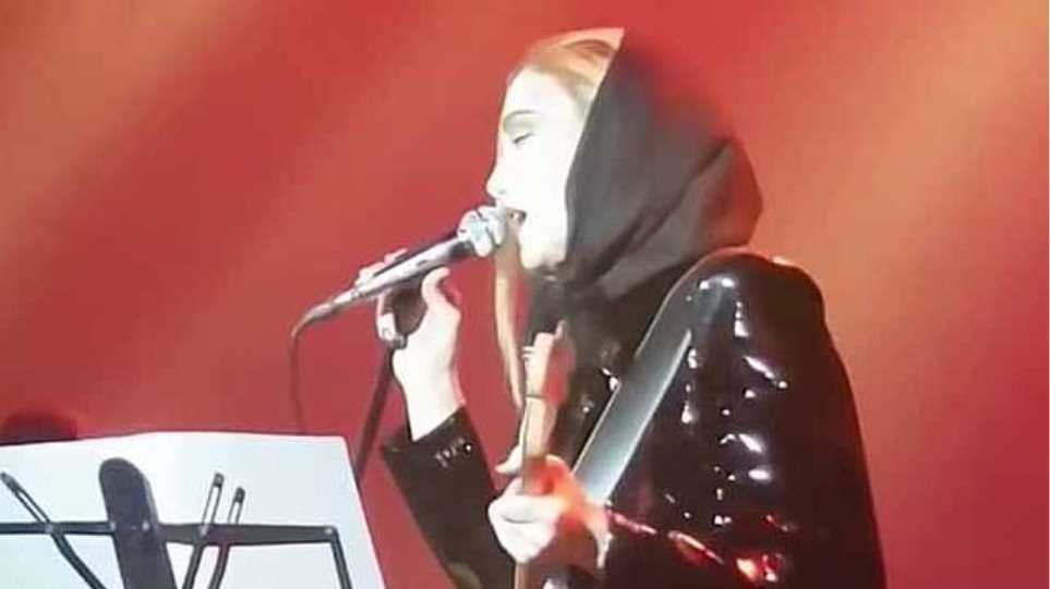 (Video) Ιράν: Συγκρότημα λογοκρίθηκε επειδή γυναίκα μέλος τόλμησε να τραγουδήσει σόλο 12 δευτερόλεπτα!