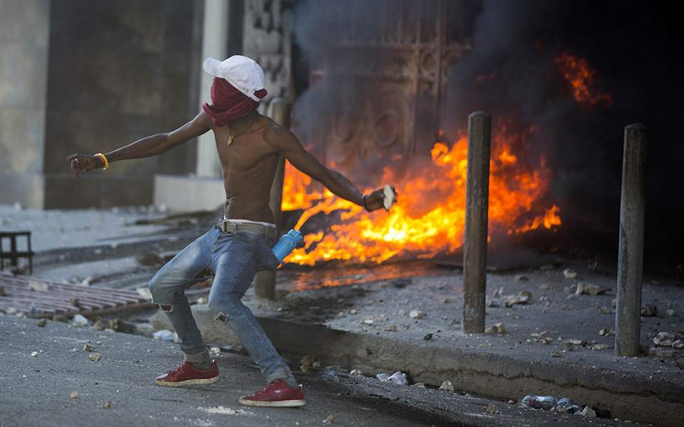 Επανάσταση στην Αϊτή! Χάος στη χώρα εδώ και μία εβδομάδα